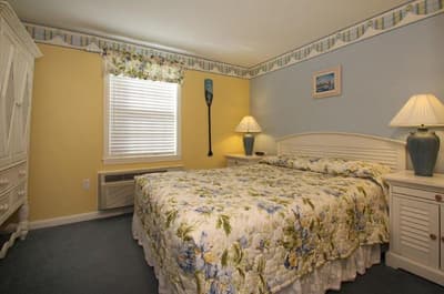 Colonial Acres Resort