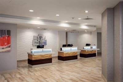 Holiday Inn Austin Town Lake