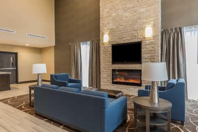 Comfort Suites Near Sam Houston Race Park
