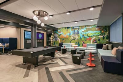 Tru by Hilton Charlotte Ayrsley