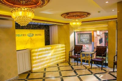 Deluxe Newport Hotel