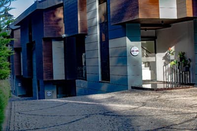 Peerless Villas Hotel