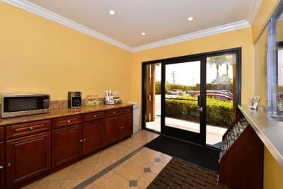 Americas Best Value Inn Suites LA Downtown SW