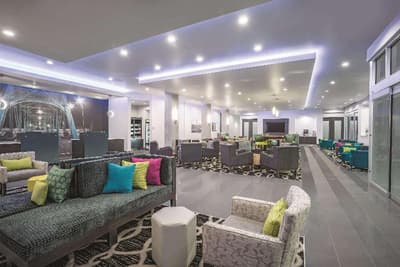 La Quinta Inn Suites By Wyndham Cleveland Tn