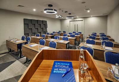 Holiday Inn Express Istanbul  Atakoy Metro