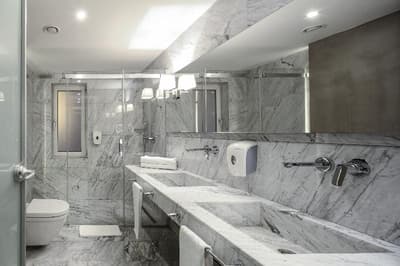 The Gate 30 Suites Hotel