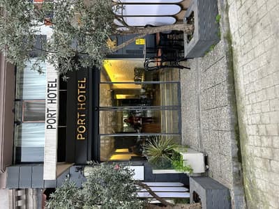 Port Hotel