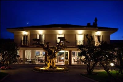 B.Equine Range Hotel