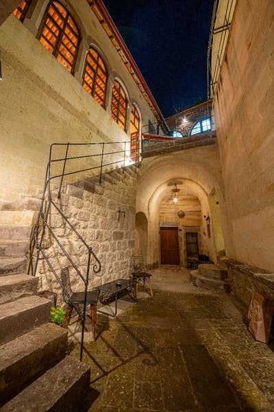 Kapalos Cave Suites