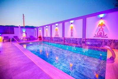 Villa Pink