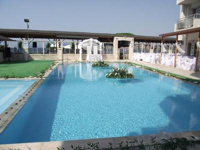 Club Rose Bay Hotel