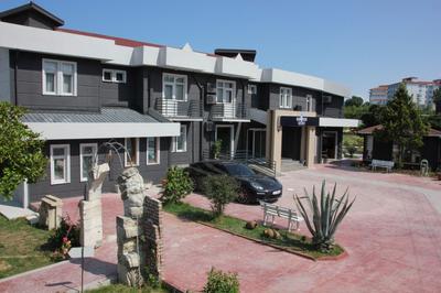 Sinopsis Resort