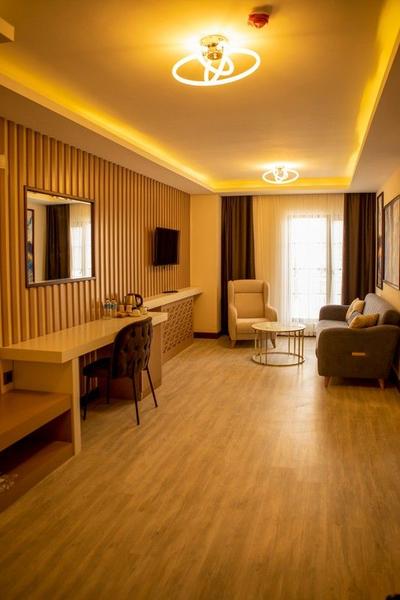 Eden's Hotel