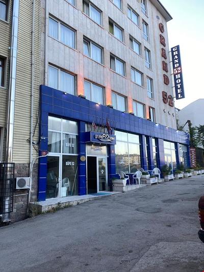 Grand 52 Hotel