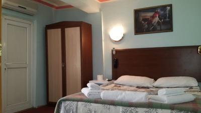 İlk Otel