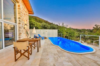 Villa Tas Ev