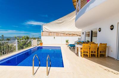 Villa White