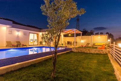 Villa Nar