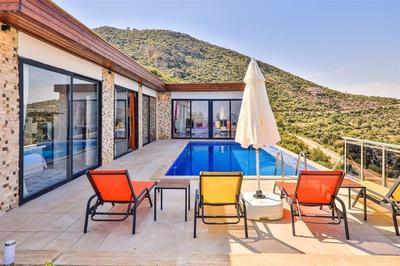 Villa Bronz