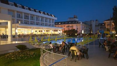 White Lilyum Hotel