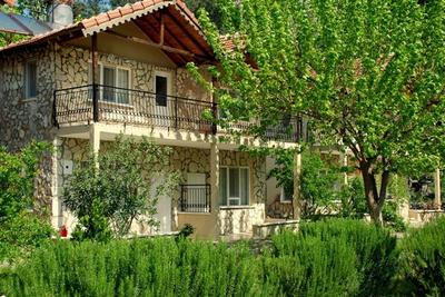 Dionysos Lodge