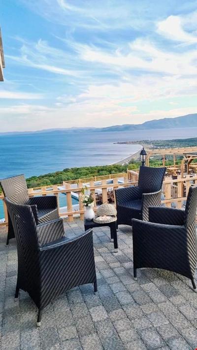 Karadut Taş Otel