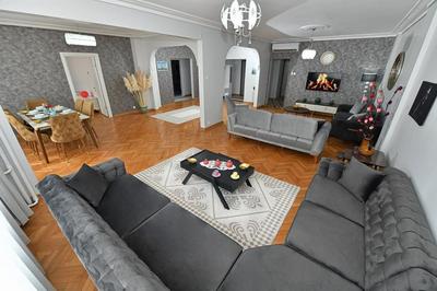 Center Suite 5