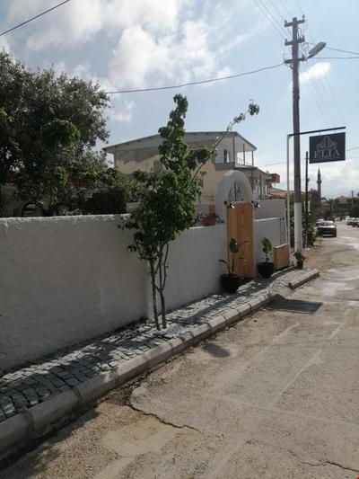 Elia Otel