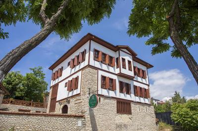 Saffronia 1900  Konak