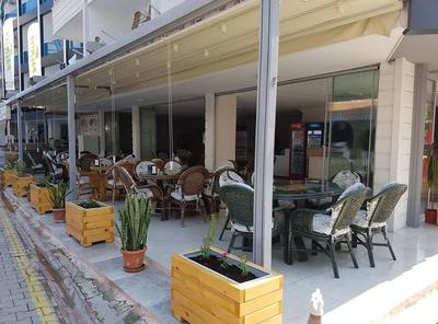 Rose Hotel