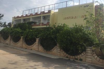 Barış Hotel