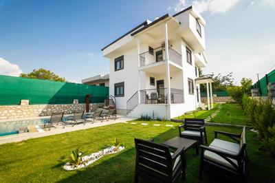 Villa Genesis