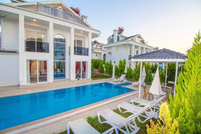 Silver Yunus Villa