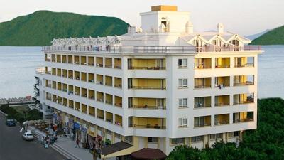 Cle Seaside Hotel