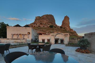 Romance Cave Suites
