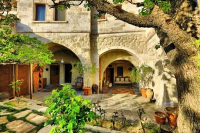 Elysee Cave House