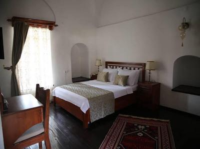 Club Caravanserail