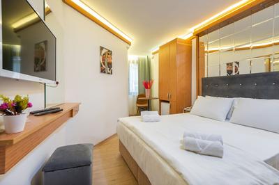 Seven Rooms Oldcity Hotel