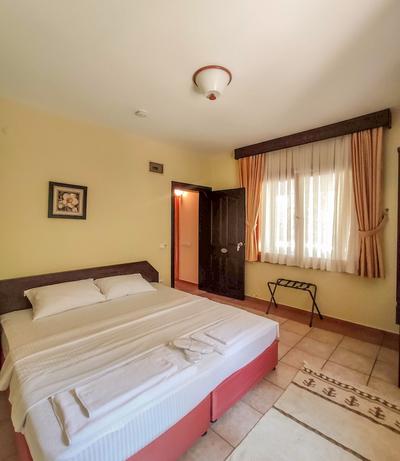 Pinea Hotel