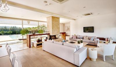Two Rooms Hotel