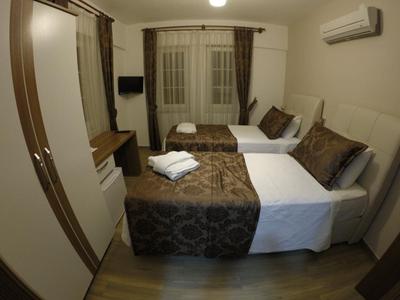 Le Mansion Hotel