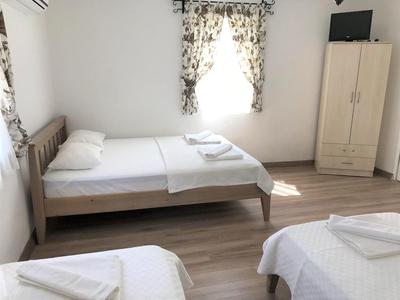 Ada Hotel