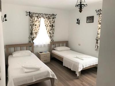 Ada Hotel