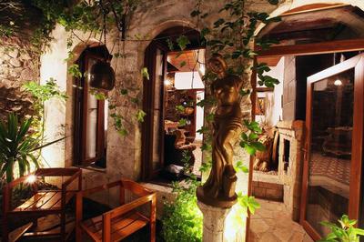 Antique Celtik House
