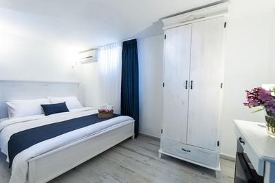 Delos Otel