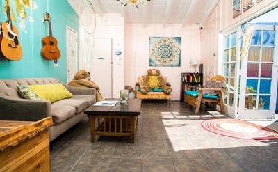 Ith Beach Bungalow Surf Hostel