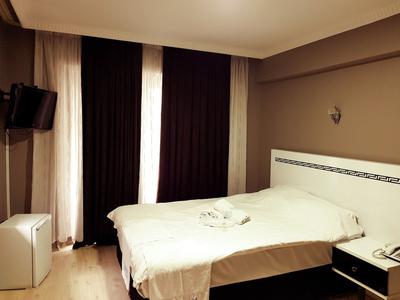 Ozhayat Hotel