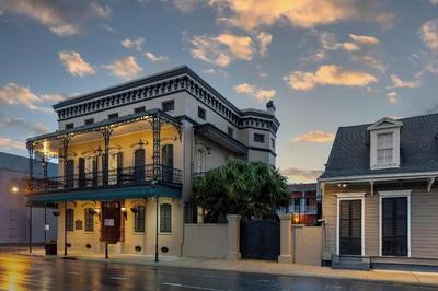 New Orleans Courtyard Hotel by the French Quarter