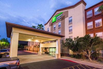 Holiday Inn Express Phoenix Airport