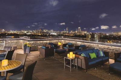 DoubleTree Suites by Hilton Hotel Boston-Cambridge